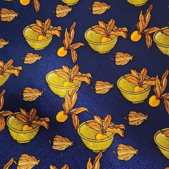 YVES SAINT LAURENT 100% SILK NECKTIE EXCELLENT LIKE NEW CONDITION - Picture 5 of 5